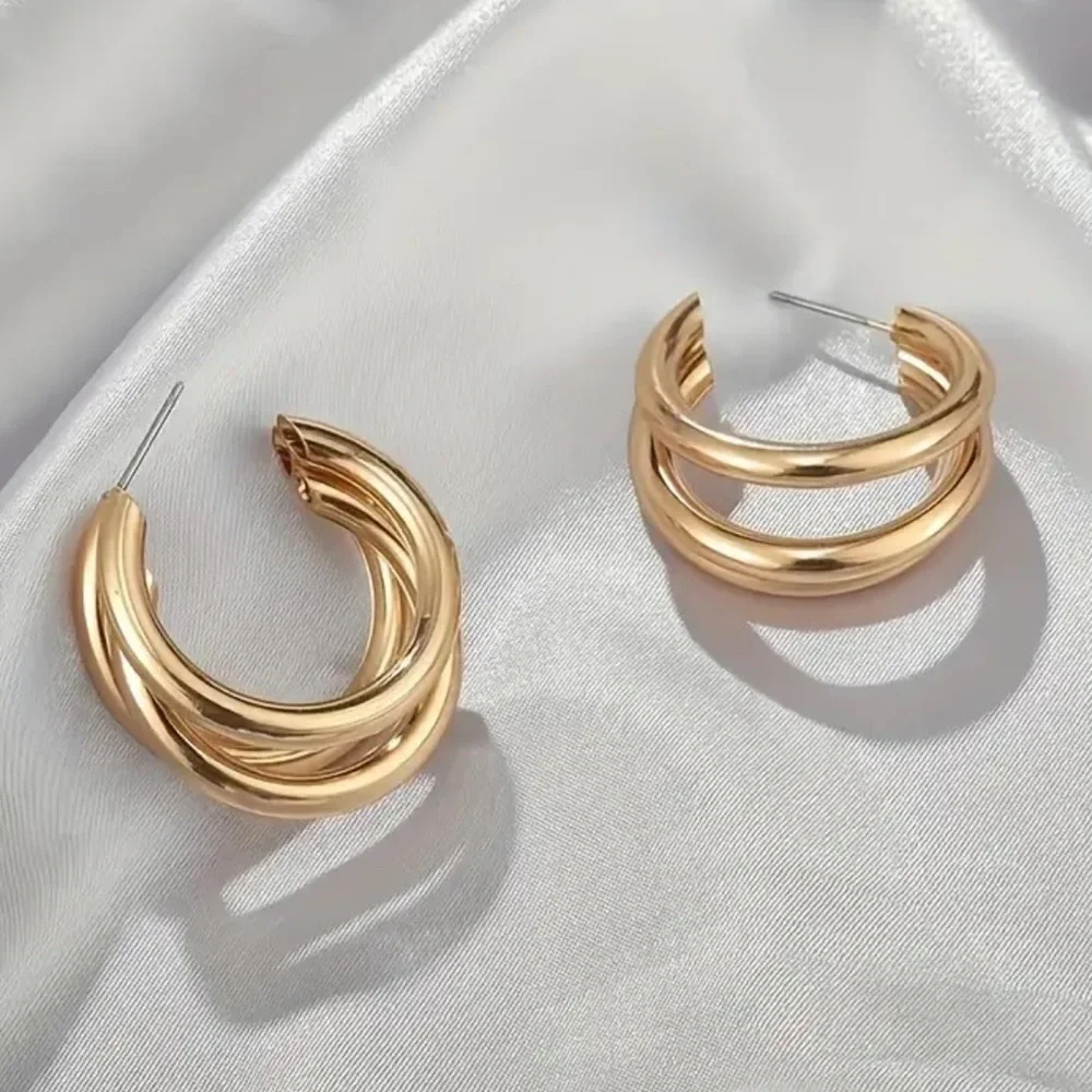NEW Gold 18k plated Modern Hoop Earrings - Picture 4 of 7